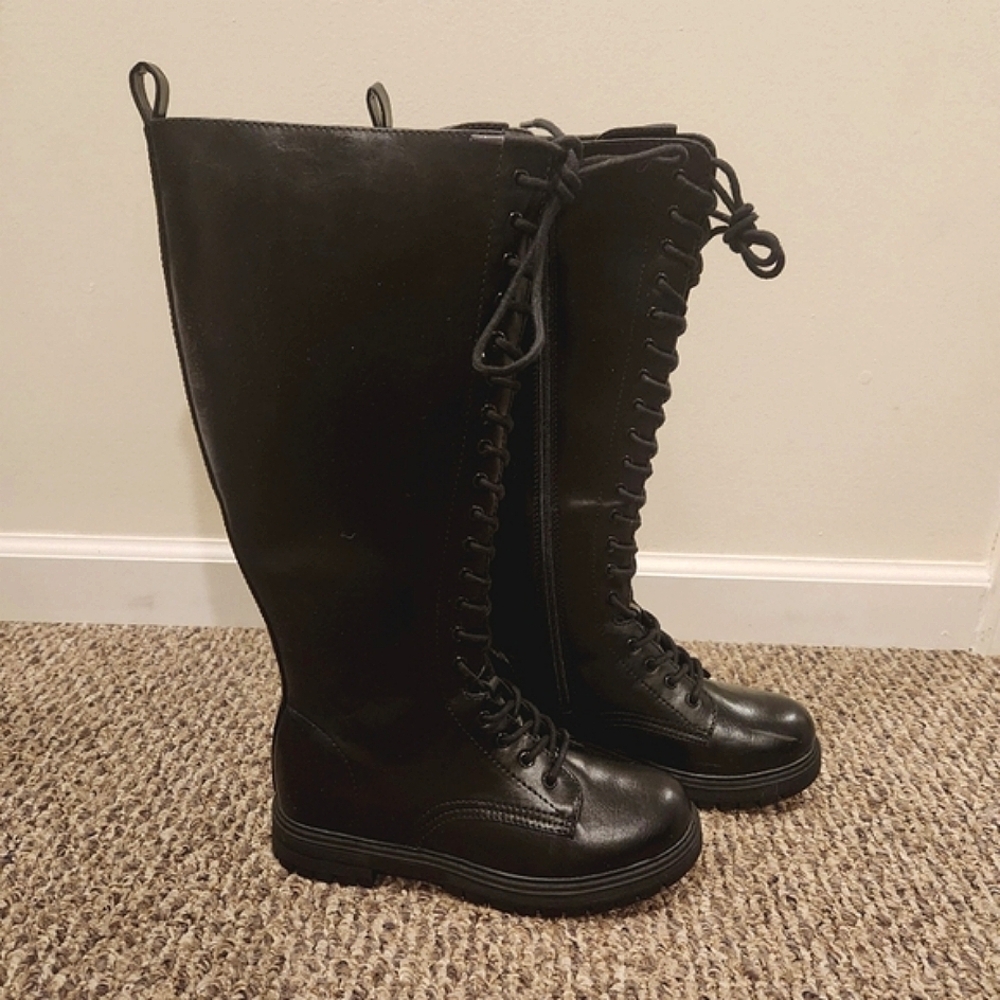 Women's size 8 knee-high black boots